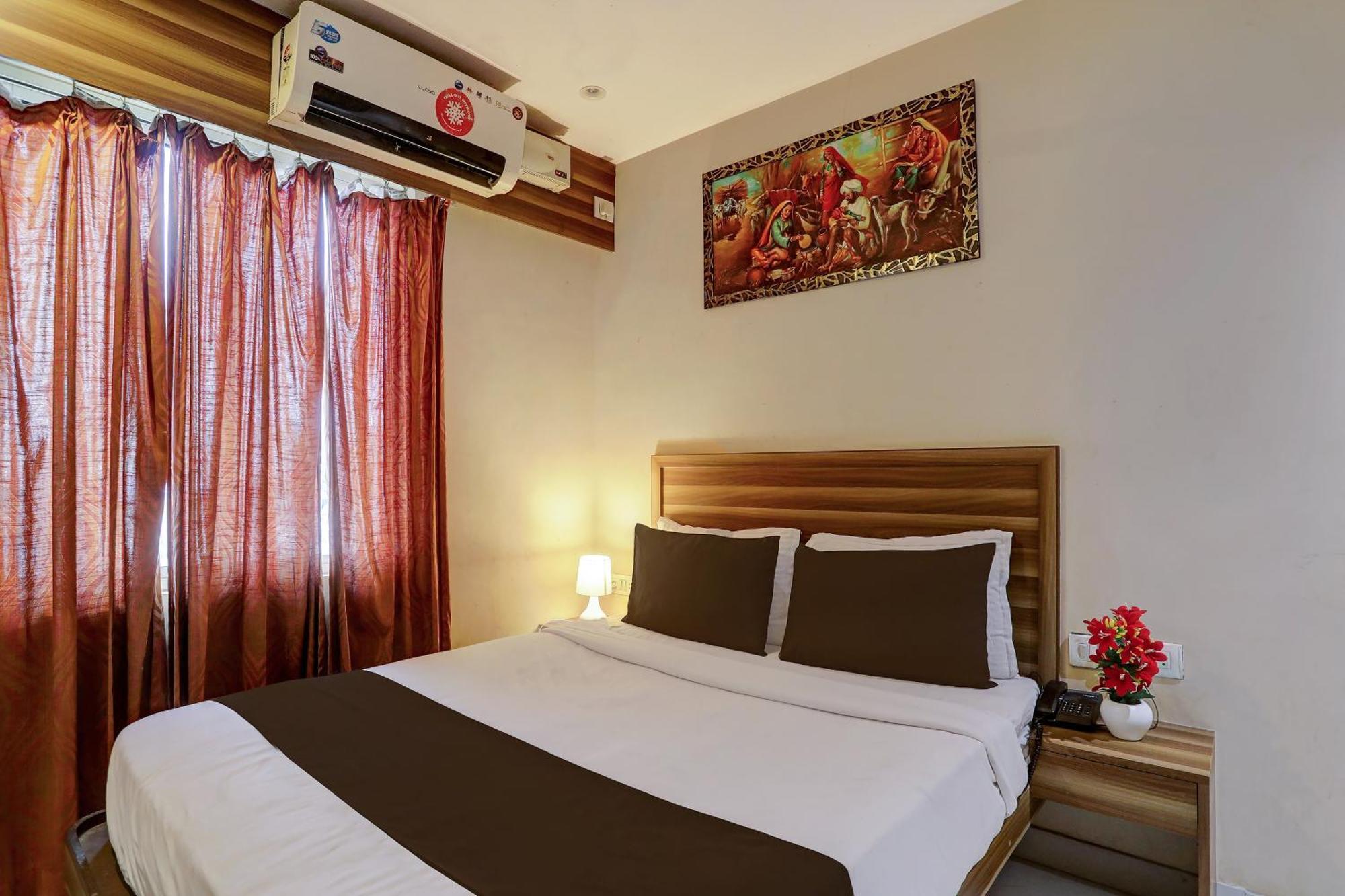 Super Hotel O Vaishnavi Inn Гайдарабад Екстер'єр фото