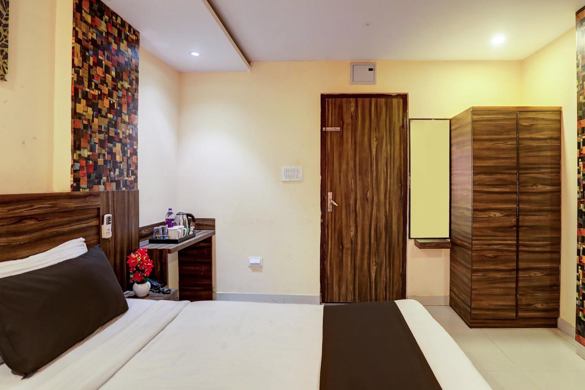 Super Hotel O Vaishnavi Inn Гайдарабад Екстер'єр фото
