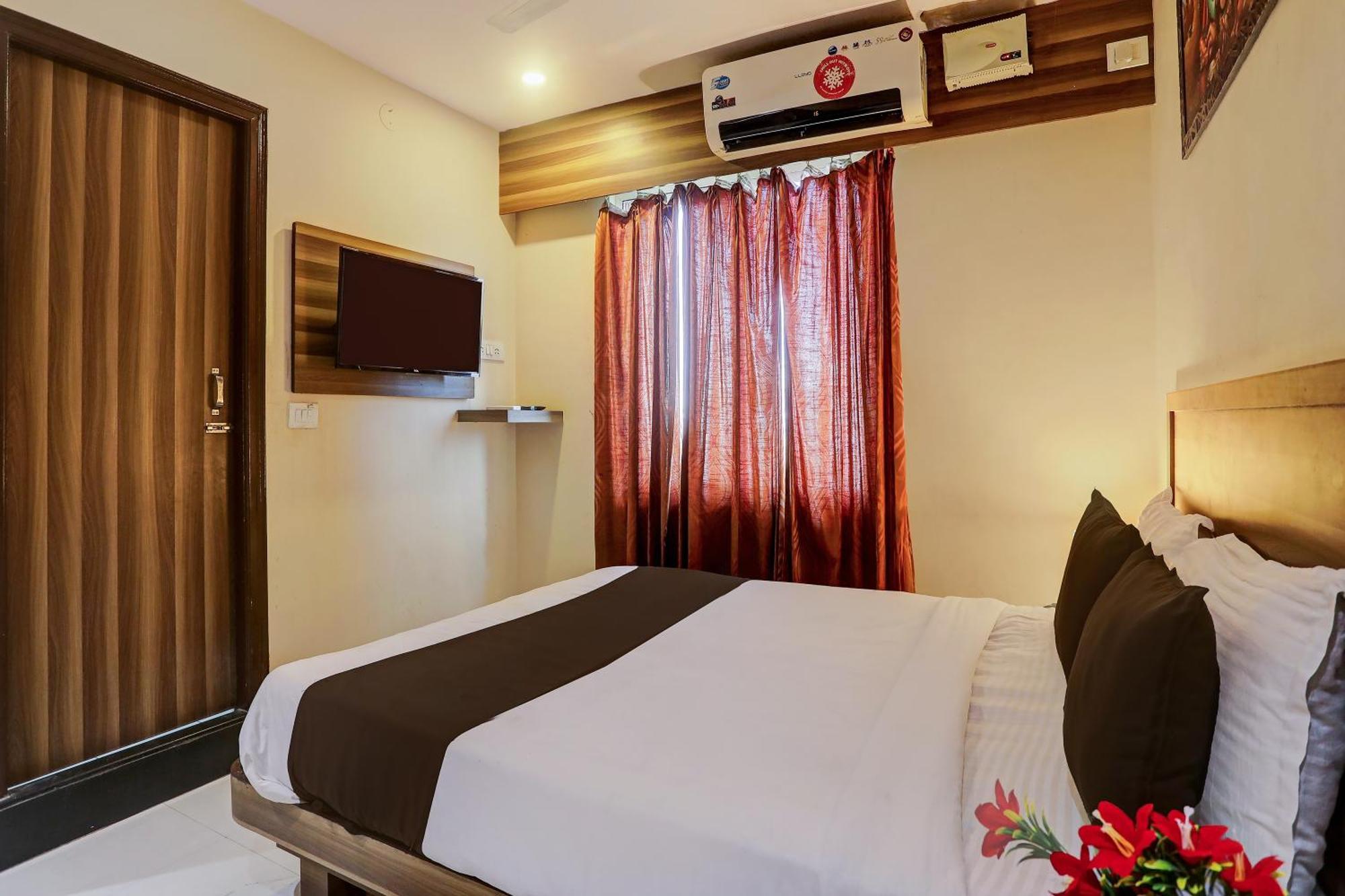 Super Hotel O Vaishnavi Inn Гайдарабад Екстер'єр фото