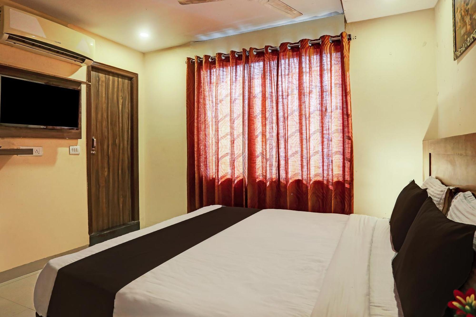 Super Hotel O Vaishnavi Inn Гайдарабад Екстер'єр фото