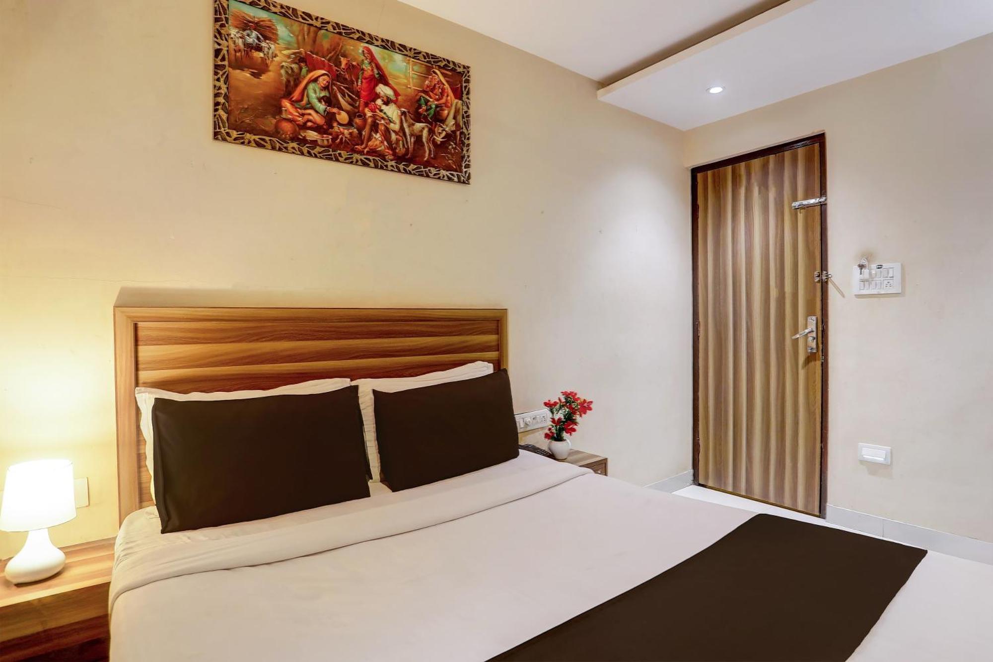 Super Hotel O Vaishnavi Inn Гайдарабад Екстер'єр фото